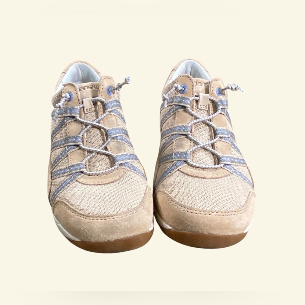 Dansko Harlyn Sneaker EU 39 Sand Suede Slip-On Comfort, excellent condition